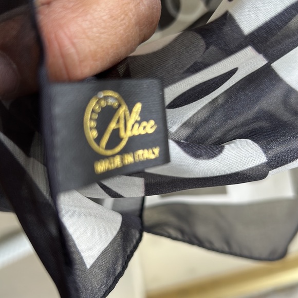 NWOT Italian silk scarf MODERN - Picture 5 of 7